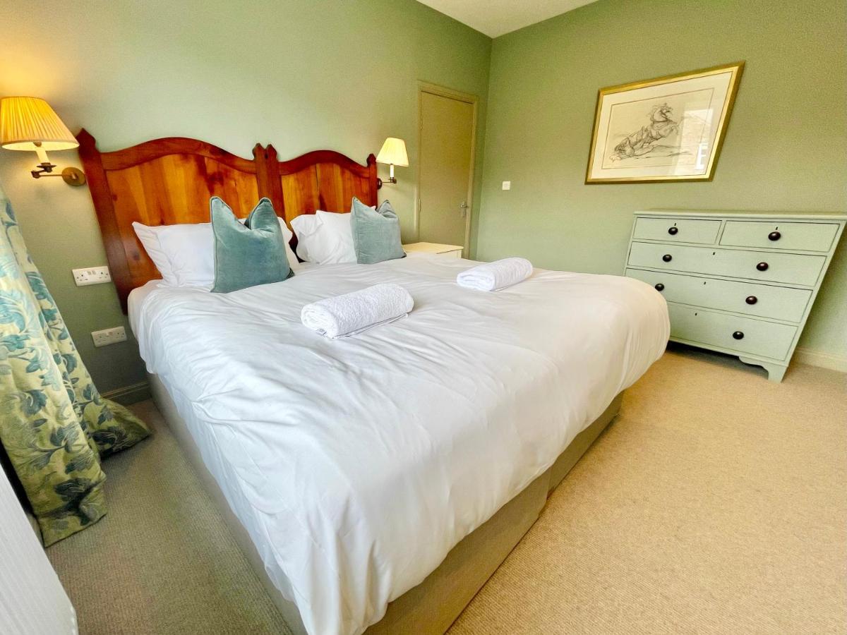 Central Townhouse With Free Off Road Parking And Garden York Kültér fotó