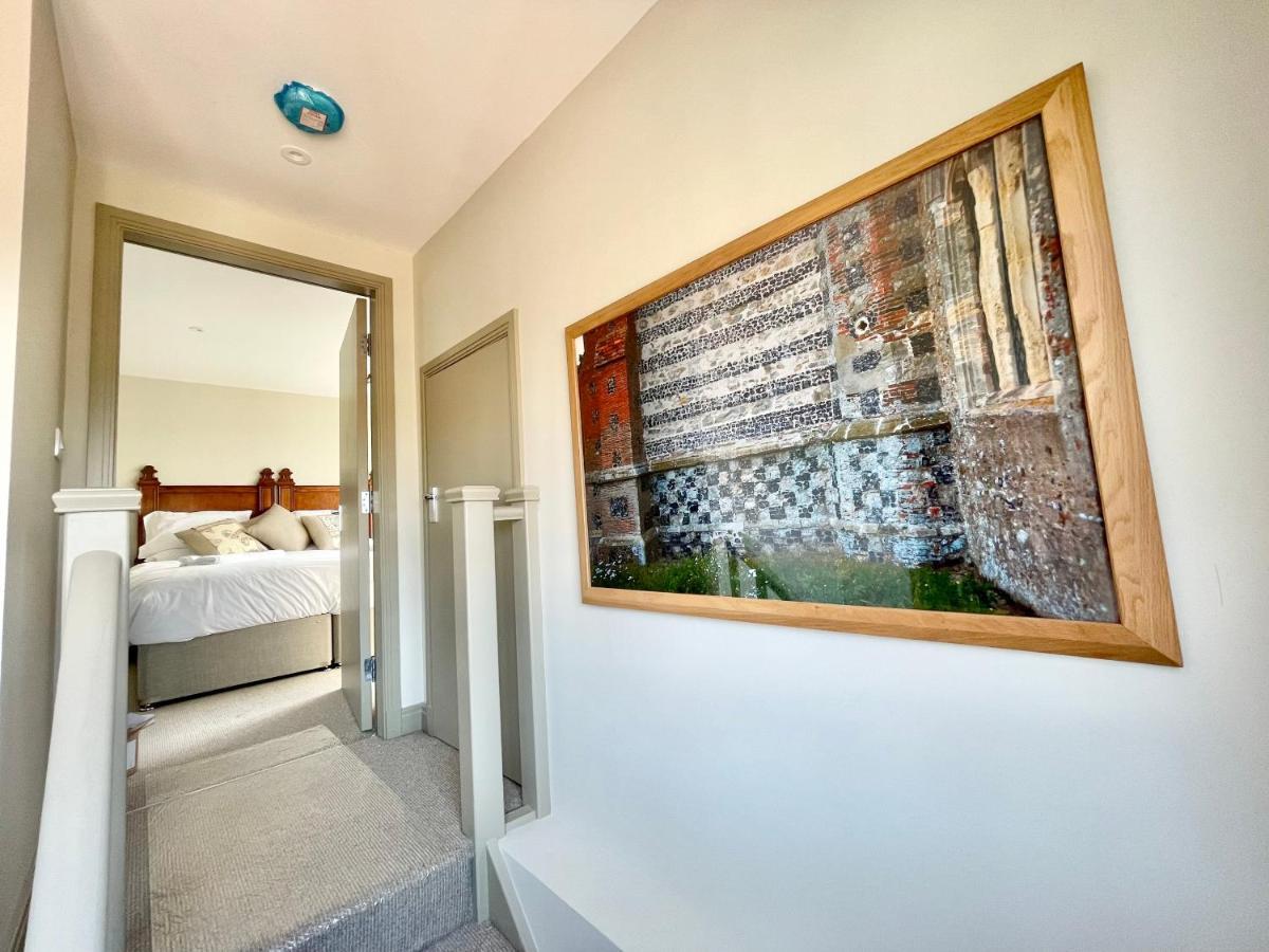 Central Townhouse With Free Off Road Parking And Garden York Kültér fotó
